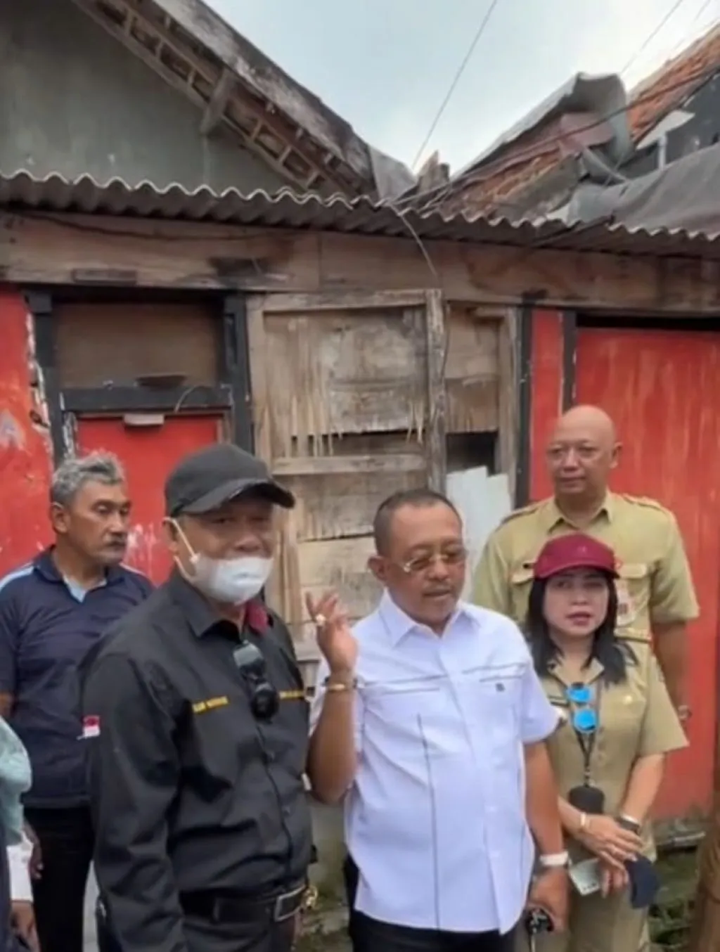 Mis Komunikasi Informasi, Ada Warga Surabaya Tidak Teraliri listrik