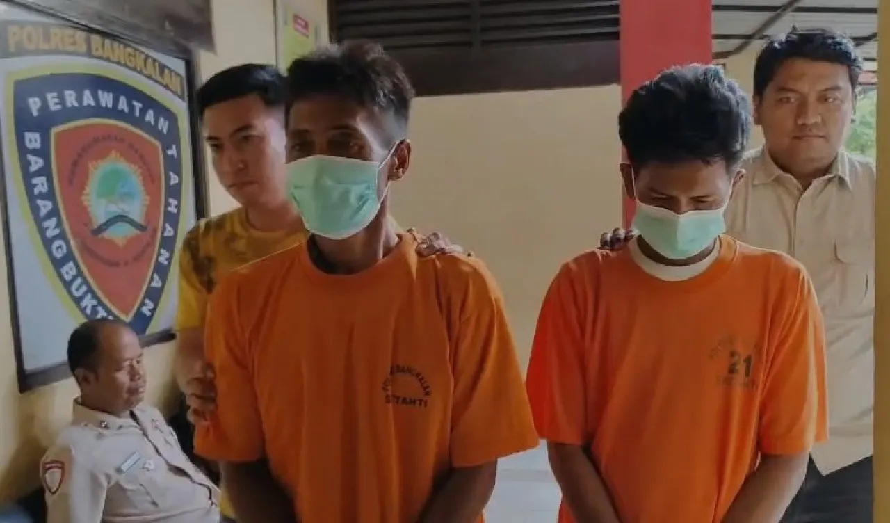 Digerebek Saat Transaksi, Dua Pria Bangkalan Tak Berkutik di Tangan Satresnarkoba Polres Bangkalan