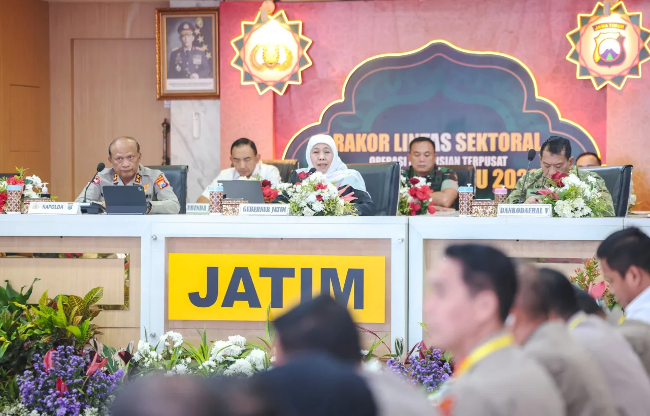 Pimpin Rakor Lintas Sektoral Jelang Operasi Ketupat Semeru 2026, Kapolda Jatim Tekankan Sinergi Pengamanan Nyepi dan Idu