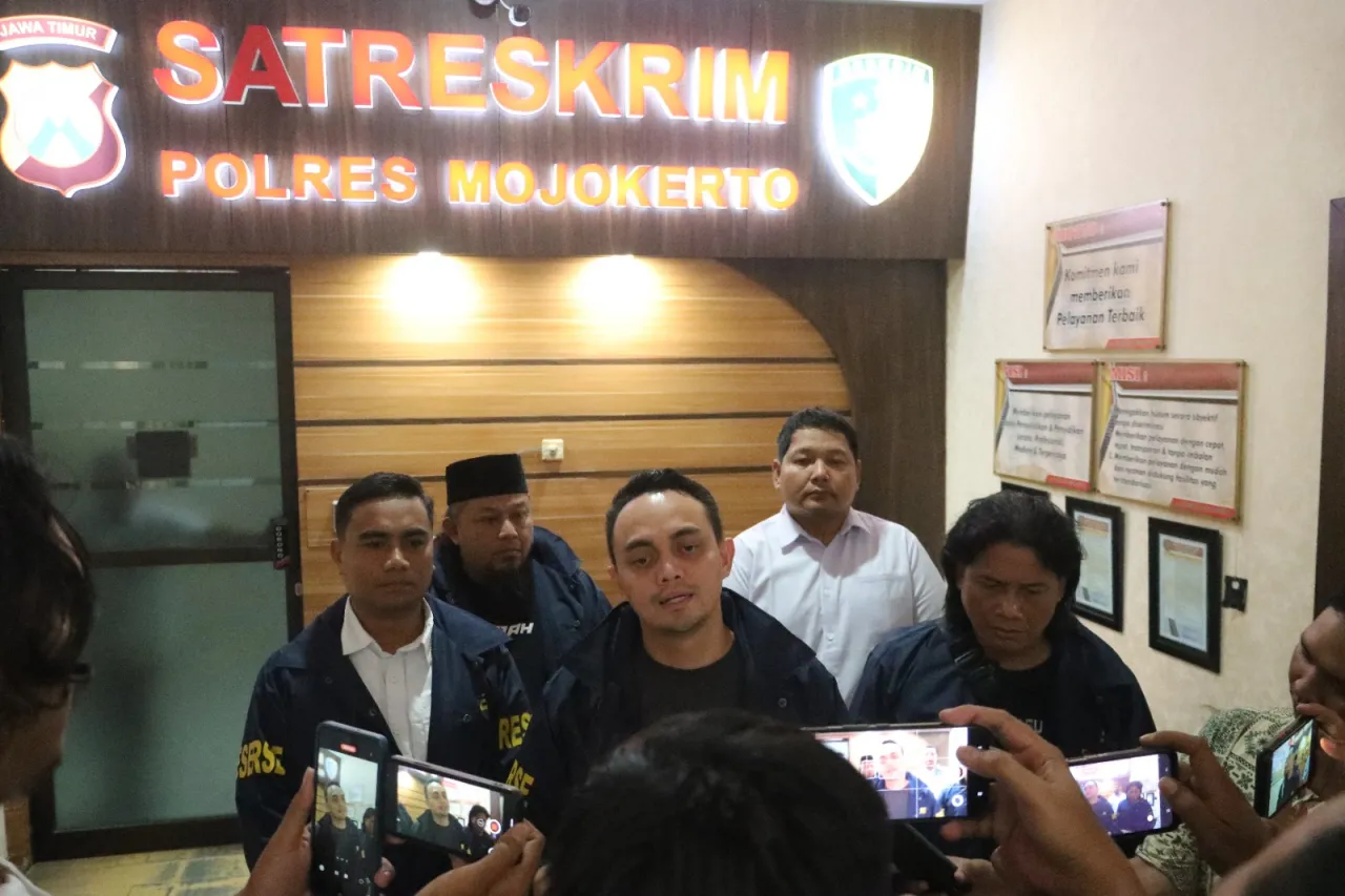 Foto : Polres Mojokerto Amankan 2 Tersangka Pencuri Truk Crane.