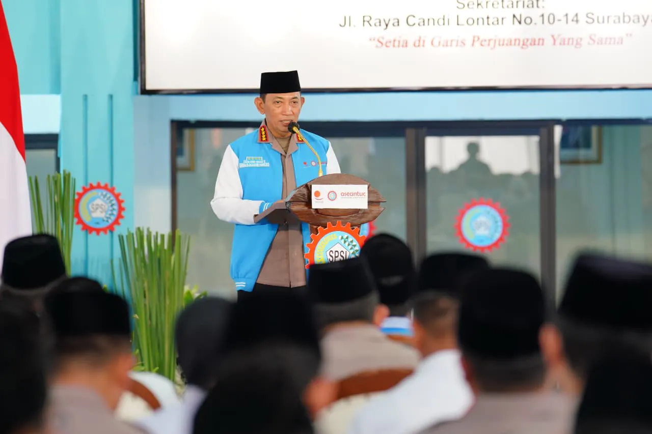 Foto : Kapolri di Hadapan Buruh: Satukan Tekad dan Barisan untuk Wujudkan Indonesia Emas 2045! 