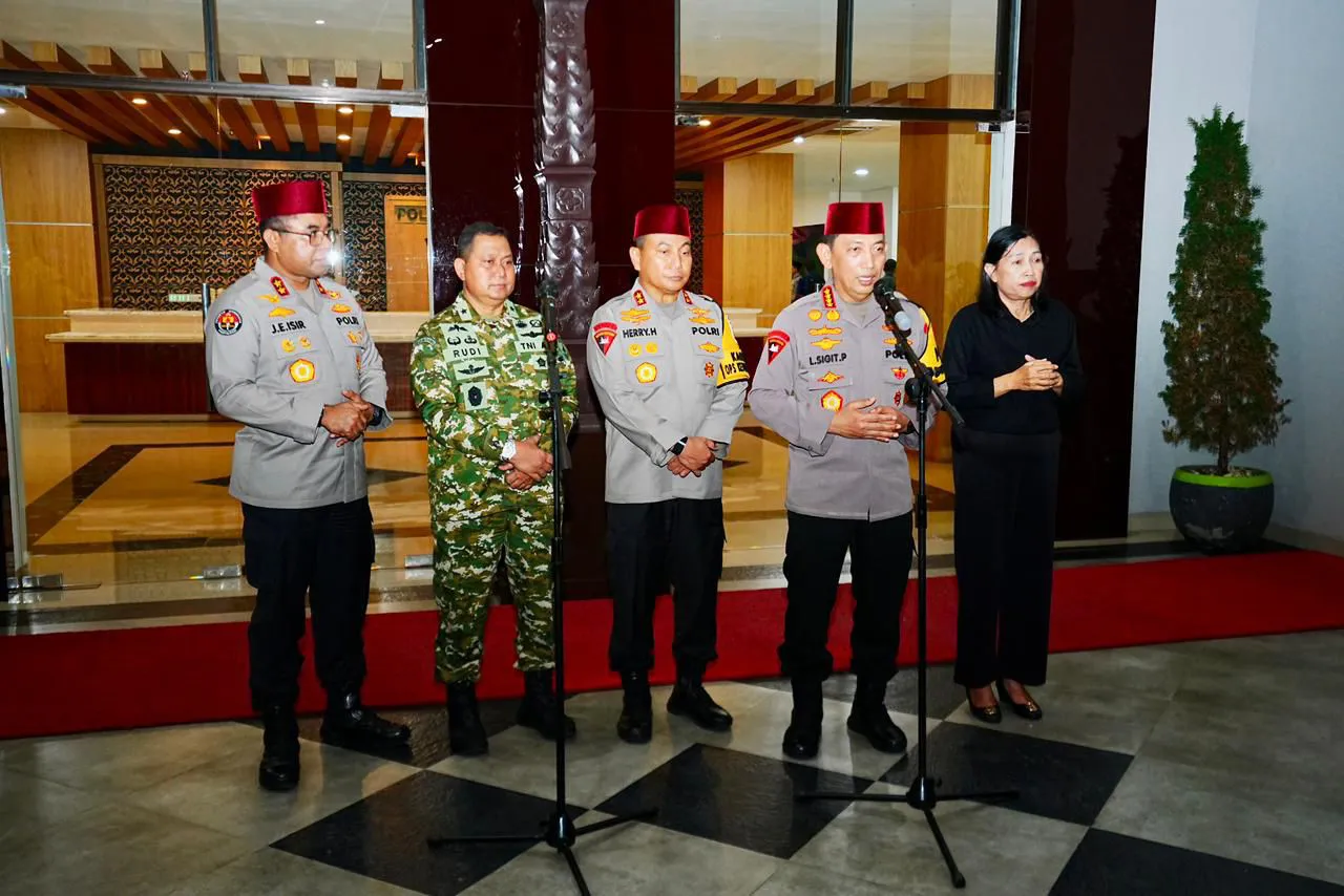 Ket Foto : Pesan Kapolri di Safari Ramadhan Riau: Tingkatkan Silaturahmi hingga Jaga Persatuan