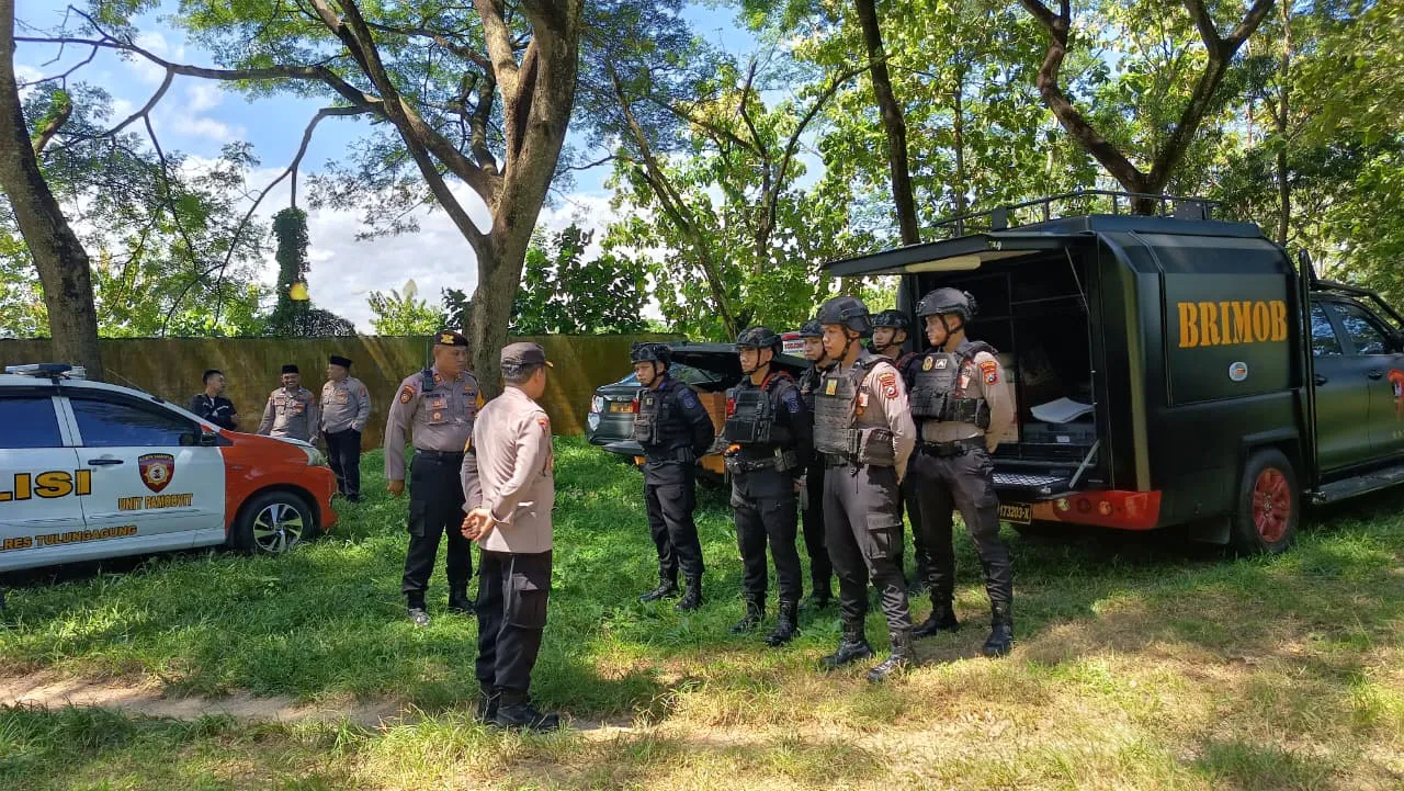 Ket Foto : Polres Tulungagung Musnahkan 22 Kg Bahan Peledak dan Ratusan Petasan