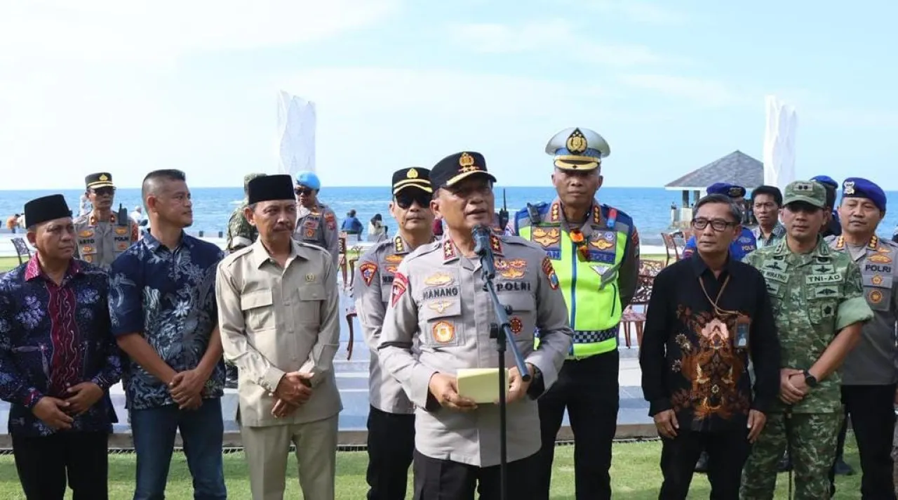 Ket Foto : Kapolda Jatim Imbau Pemudik ke Bali Manfaatkan Buffer Zone Saat Antre Penyeberangan