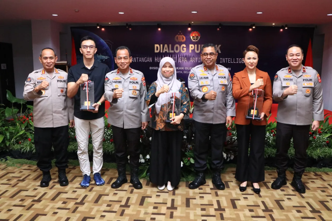 Ket Foto : Divhumas Polri Gelar Dialog Publik Bahas Tantangan Hukum di Era Artificial Intelligence