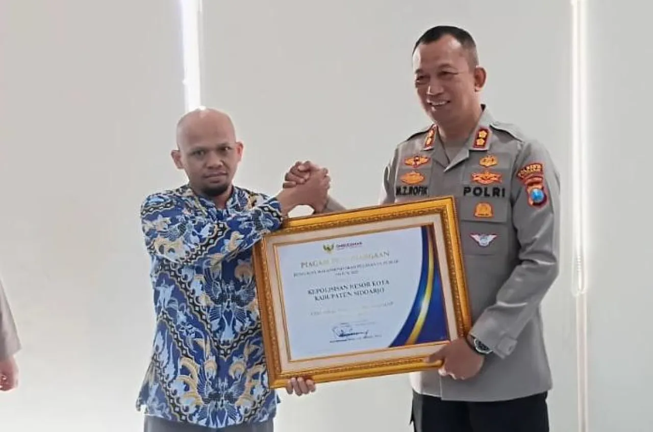 Ket Foto : Polresta Sidoarjo Raih Penghargaan Pelayanan Sangat Baik dari Ombudsman RI