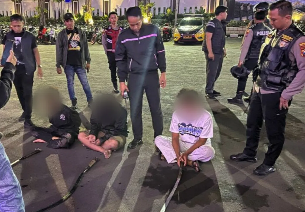 Satsamapta Polrestabes Surabaya Menggagalkan Tawuran Gangster 8 Pelaku Diamankan 