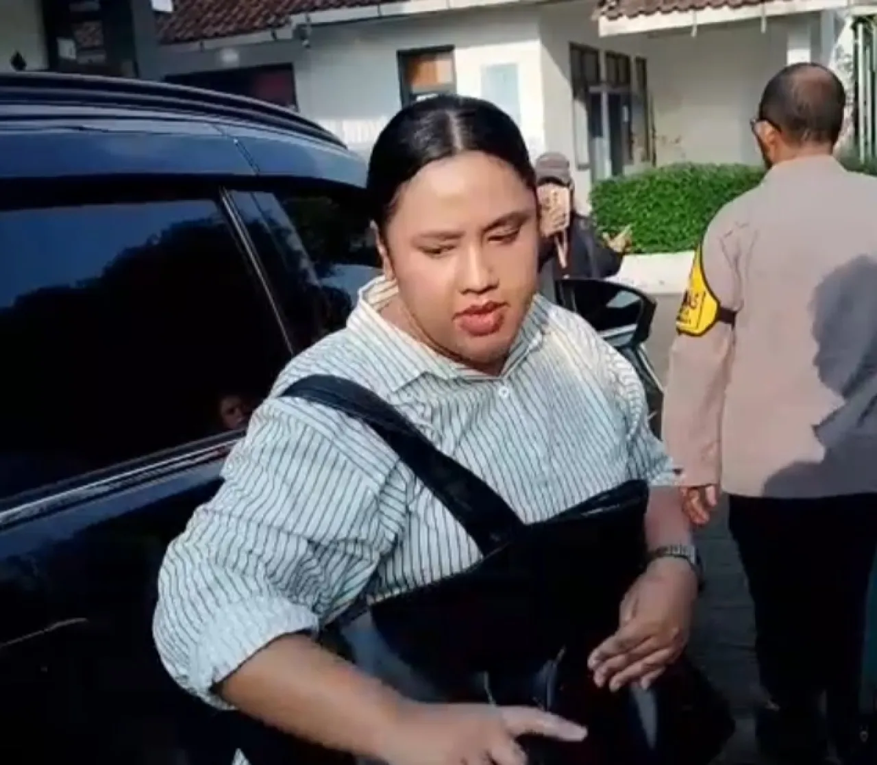 Ket Foto : Pernyataan seorang oknum anggota DPRD Provinsi Jawa Barat yang menyebut dan/atau mengatakan bahwa wartawan sebagai "perusak"