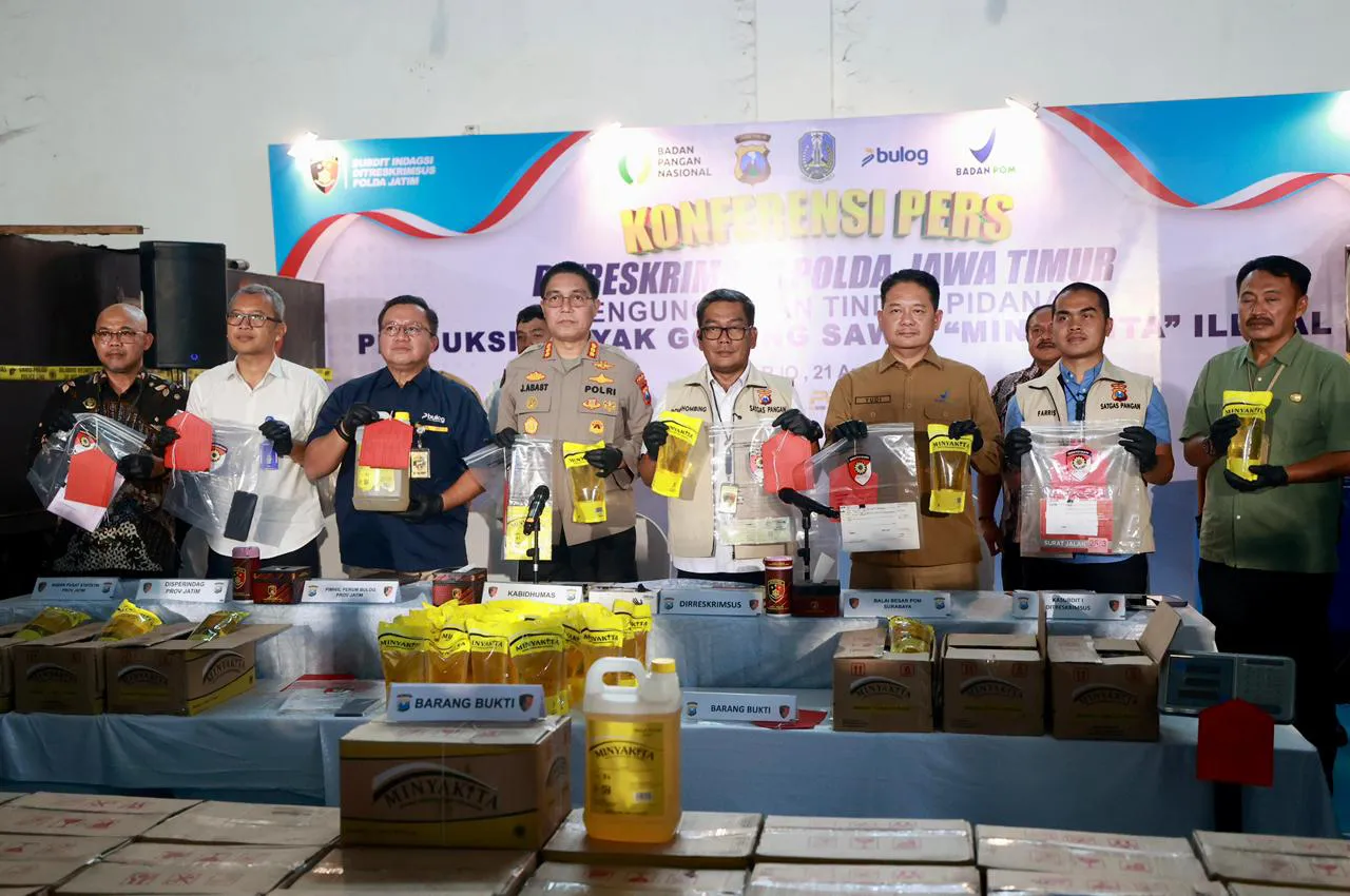 Ket Foto : Polda Jatim Tindak Tegas Produsen MinyaKita Nakal, Isi Tak Sesuai Kemasan