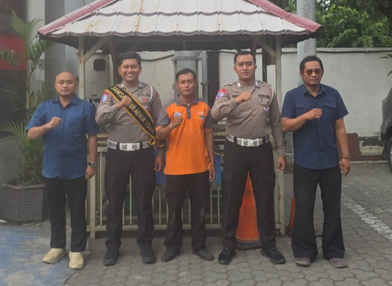Ket Foto : Program POLANTAS MENYAPA, Samsat Utara Selalu Bertekad Memberikan Pelayanan Yang Humanis, Cepat, Ramah dan Tanggap 