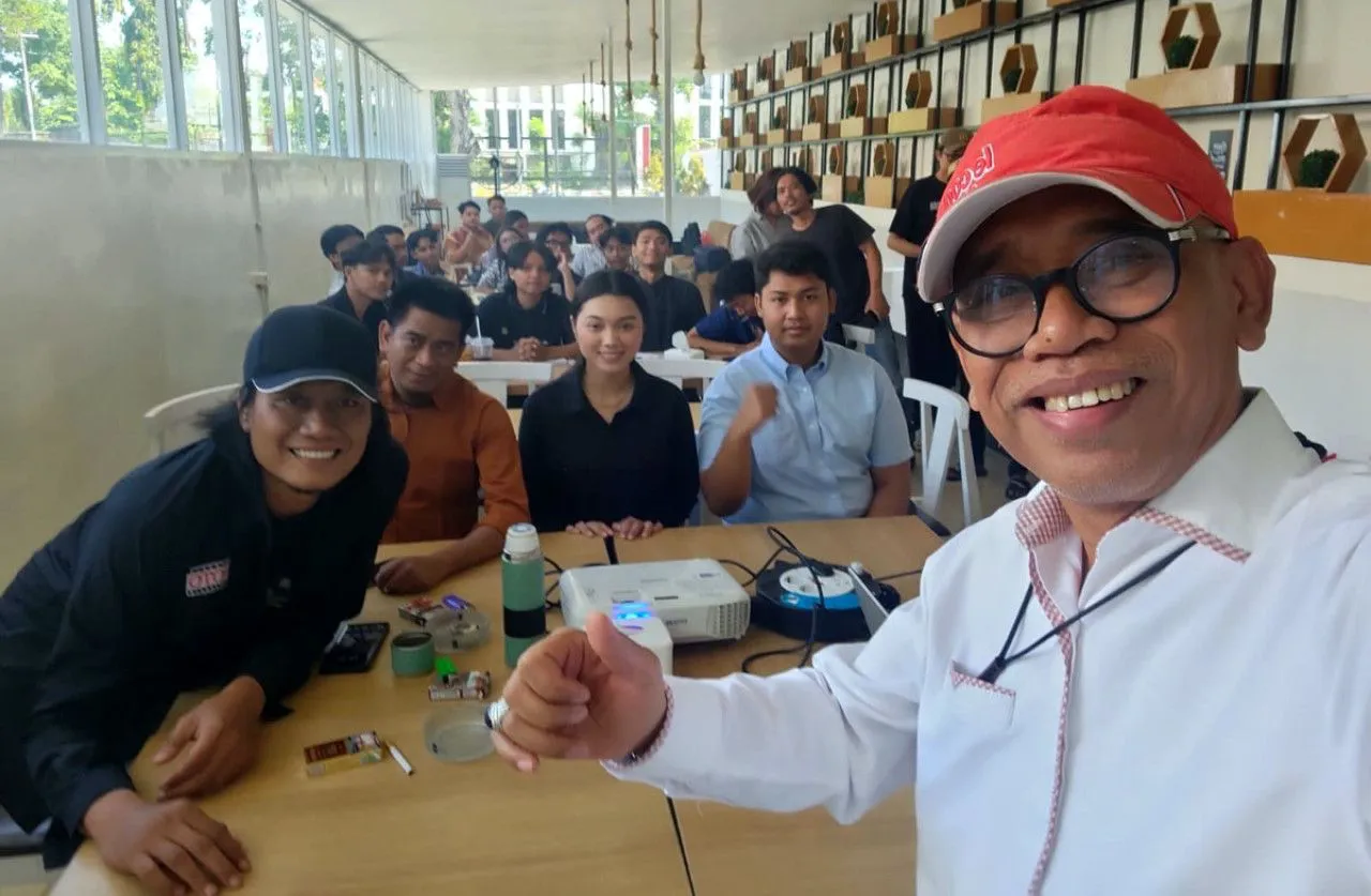 Ket Foto : RLD dan GMNI Surabaya Perkuat Literasi Informasi Mahasiswa Melalui Pelatihan Jurnalistik