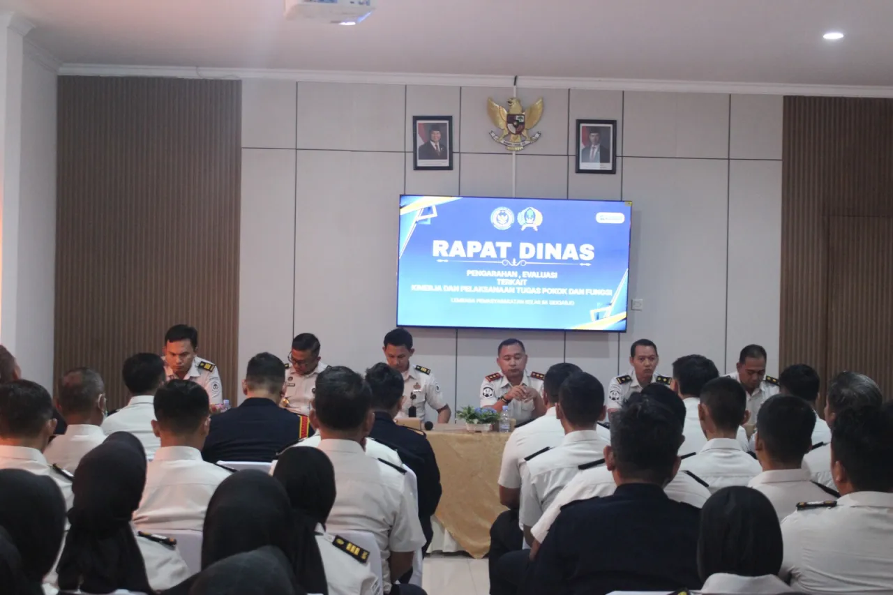 Ket Foto : Rapat Dinas (Radin) Lembaga Pemasyarakatan Kelas IIA Sidoarjo Digelar Dalam Rangka Evaluasi Pelaksanaan Tugas 