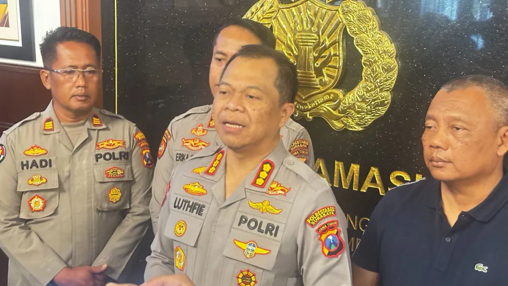 Ket Foto : Polrestabes Surabaya Tetapkan Empat Tersangka Perusakan dan Penyerangan Petugas Demo di Grahadi