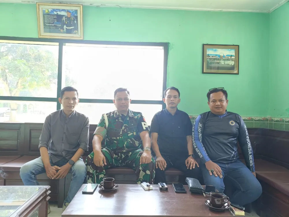 Ket Foto : Media Online dan Dansubdenpom V/3-2 Jember Pererat Silaturahmi, Perkuat Sinergitas untuk Membangun Informasi yang Positif