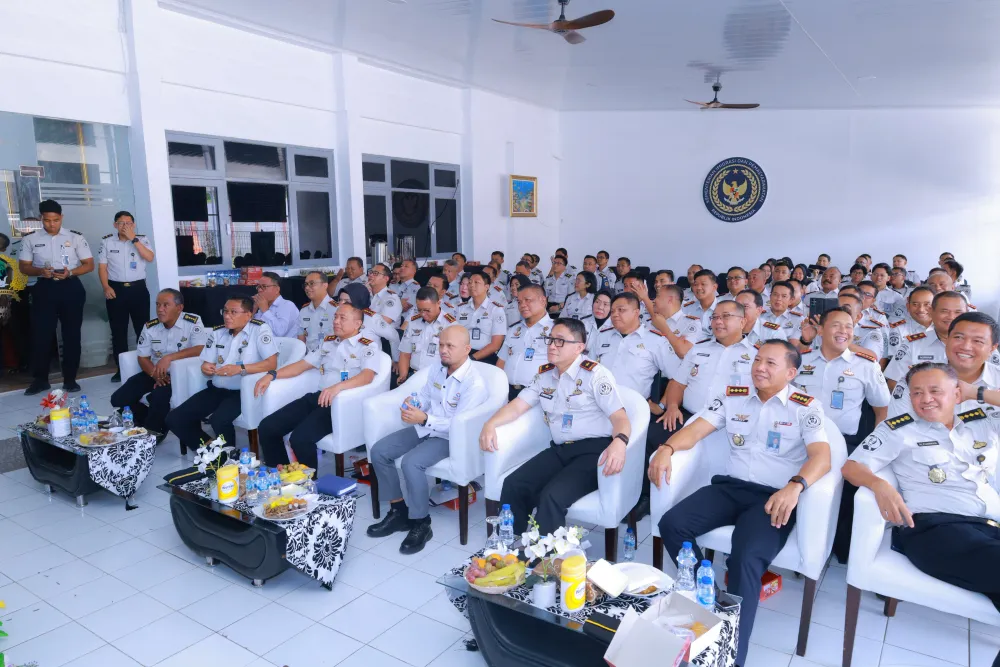 Ket Foto : Lapas Kelas I Madiun Torehkan Prestasi dengan Meraih Dua Penghargaan dalam Analisa dan Evaluasi Capaian Kinerja Semester I TA 2026 Kanwil Ditjenpas Jawa Timur