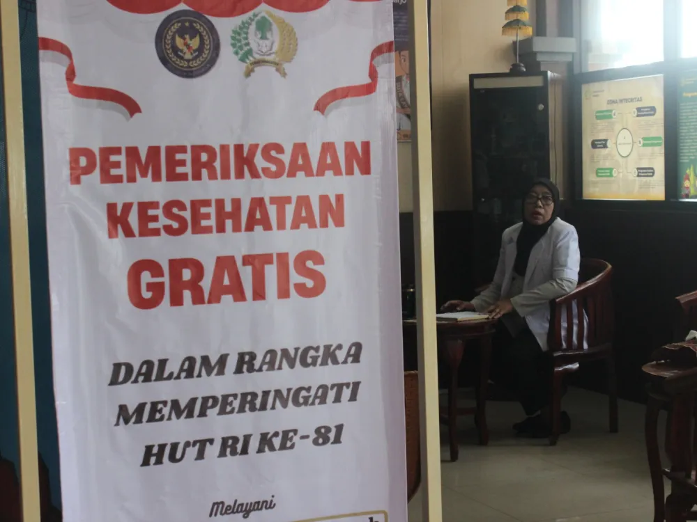 Ket Foto : Sambut HUT ke-81 Kemerdekaan RI, Lapas Sidoarjo Gelar Pemeriksaan Kesehatan Gratis bagi Masyarakat