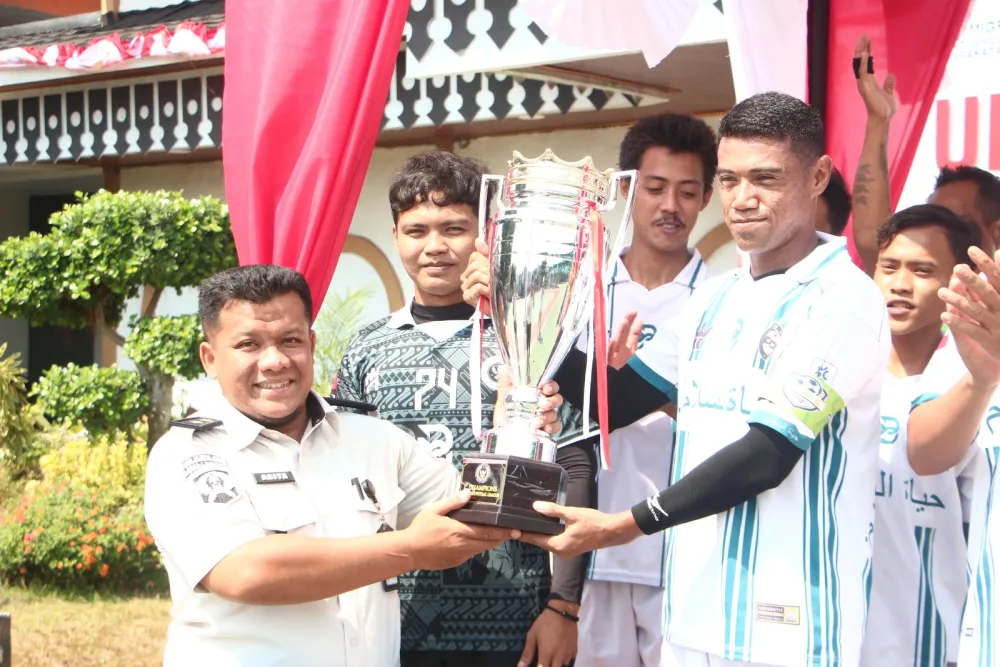 Ket Foto : Bangun Sportivitas dan Kebersamaan Lewat Olahraga, Lapas I Madiun Pertandingkan Final Futsal Warga Binaan