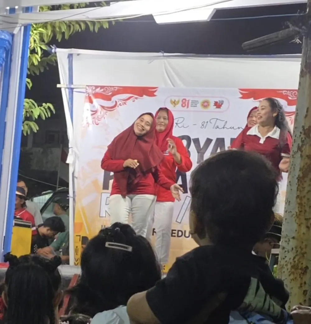 Ket Foto : Warga Kapasari Pedukuhan Gelar Terikat Jelang Hari Kemerdekaan RI ke 81 Dengan Potong Tumpeng Sekaligus Pentas Seni Sangat Meriah dan Terhibur
