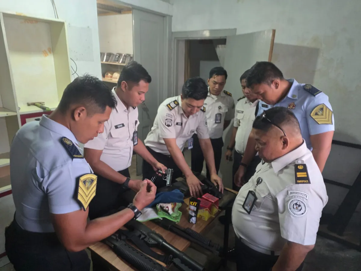 Ket Foto : Lapas I Madiun Pastikan Kondisi, Keberadaan, dan Administrasi Senjata Api Guna Perkuat Inventarisasi dan Kesiapan Sarana Pengamanan