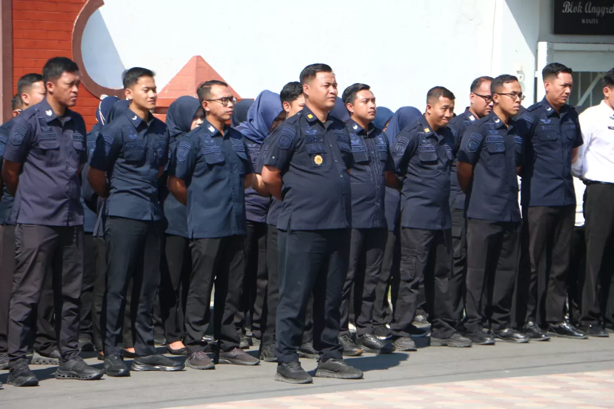 Apel Pagi Pegawai Lapas Kelas I Madiun Perkuat Kedisiplinan dan Profesionalisme