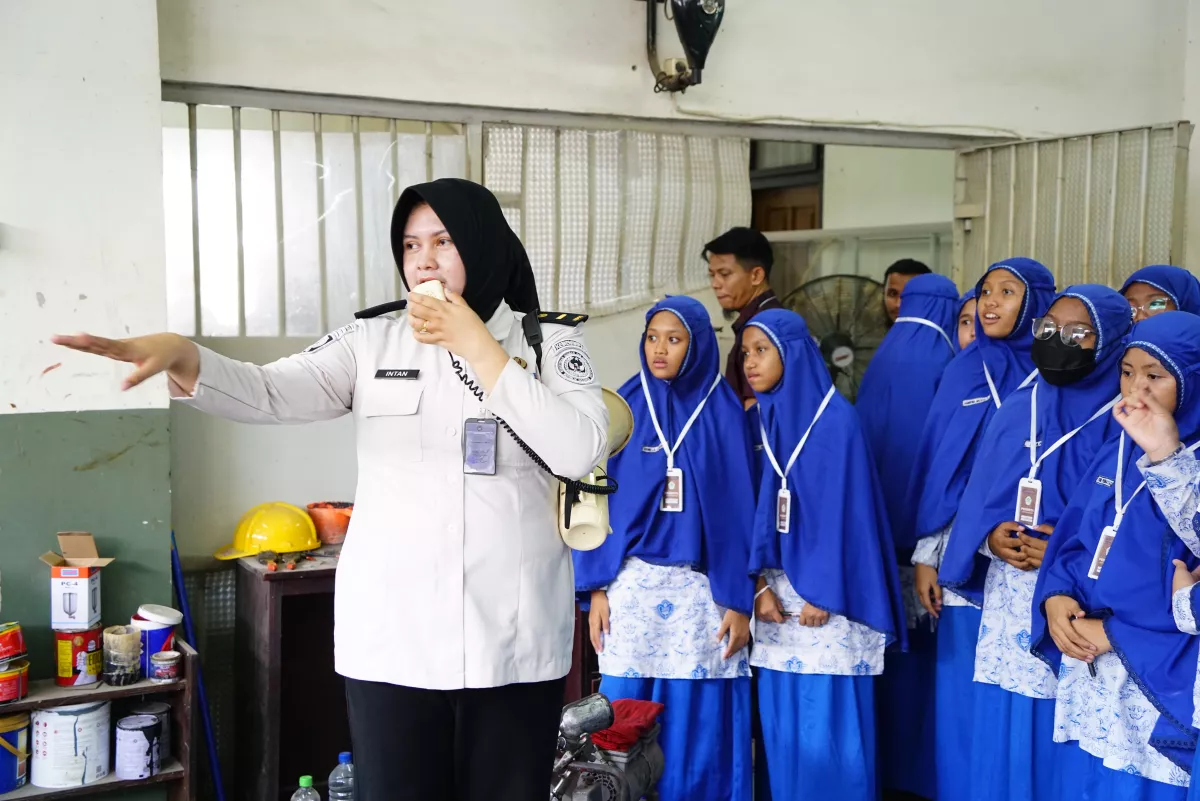 Tanamkan Kesadaran Hukum Sejak Dini, SMPIT Al-Irsyad Al-Islamiyyah Pamekasan Kunjungi Lapas Narkotika Pamekasan